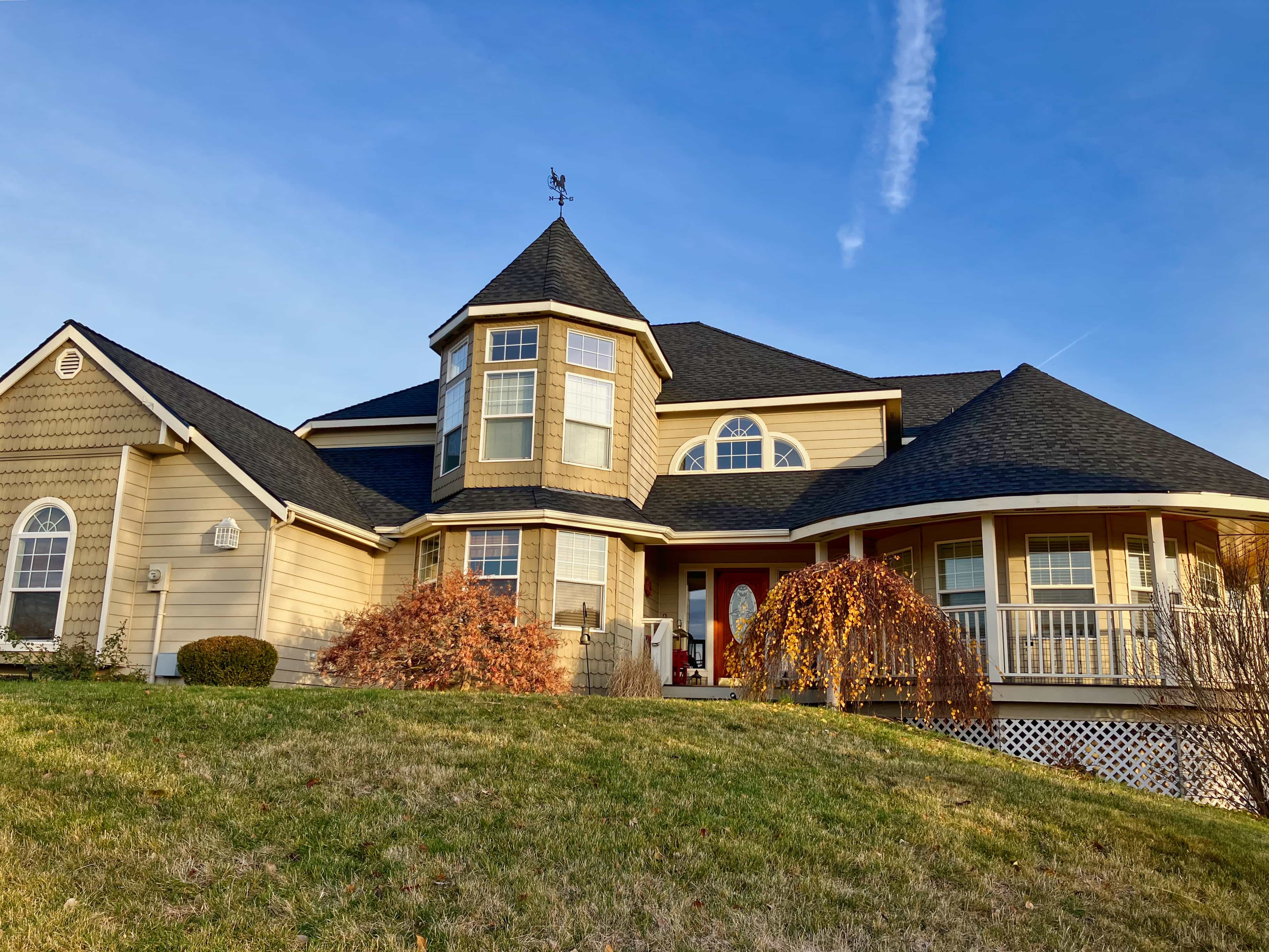 Amsbury House: GAF Timberline Charcoal roof by Perrenoud Roofing